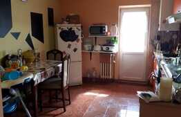 De vanzare apartament 3 camere, 68 mp, balcon, zona strazii Bucuresti