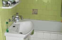 De vanzare apartament 3 camere, 64 mp, garaj, boxa, zona Casa Radio