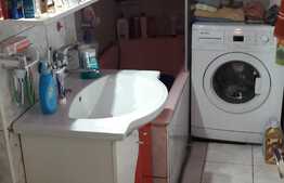 Apartament 2 camere, 43 mp, decomandat, etaj intermediar, zona Hotel Paradis