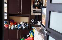 Apartament 2 camere, 43 mp, decomandat, etaj intermediar, zona Hotel Paradis