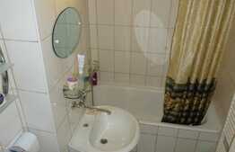 Apartament 3 camere, 63 mp, prima inchiriere, parcare, zona Hotel Royal