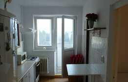 Apartament 3 camere, 63 mp, prima inchiriere, parcare, zona Hotel Royal