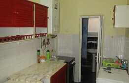 Garsoniera, 30 mp, decomandata, parcare, demisol inalt, zona Hotel Ramada