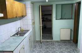 De vanzare apartament 2 camere, 67 mp, parcare, zona Piata Engels