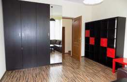 3 camere, decomandate, 95 mp, gradina, mobilat modern, zona Restaurant Sinaia