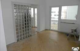 Apartament de vanzare, 2 camere decomandate, zona Mihai Romanul. Terasa  7 mp!