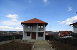Casa individuala de vanzare de 108 mp utili, teren de 500 mp! Zona Luna de Sus!