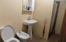 Apartament spatios cu 2 camere, 64 mp! Parcare! Zona strazii Florilor!