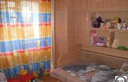 Expunere Estica! 3 cam decomandate!