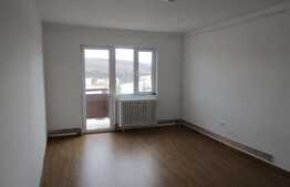 Apartament 2 camere, 52 mp, decomandat, boxa, zona Petrom