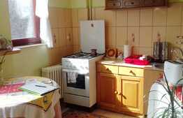 Garsoniera 29 mp, etaj intermediar, zona strazii Parang