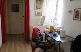 Apartament 3 camere, 70,5 mp, decomandat, parcare, boxa, zona strazii Bucium