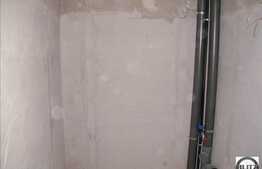 1 camera 27 mp semifinisat