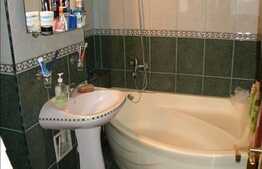 Vanzare apartament 4 camere, cu garaj si boxa la subsol, zona strazii Mehedinti