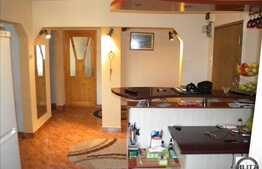 Vanzare apartament 4 camere, cu garaj si boxa la subsol, zona strazii Mehedinti