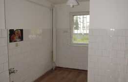 Apartament 4 camere, 77 mp, decomandat, zona Big