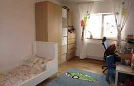 Vanzare apartament cu 3 camere, 79 mp! Zona strazii Stejarului!