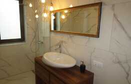 Apartament 3 camere, 77 mp, terasa 15 mp, garaj , zona Grand Hotel Italia