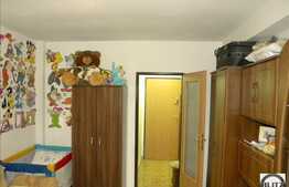 Vanzare 1 camera la etaj intermediar + 50 mp TERASA!