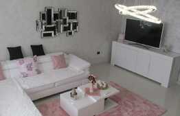 Apartament 3 camere, 70 mp, zona strazii Parang