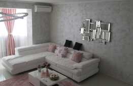 Apartament 3 camere, 70 mp, zona strazii Parang