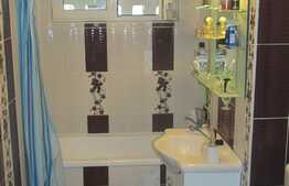 Apartament 3 camere, 74 mp, decomandat, parcare, boxa, zona Profi