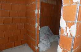 Apartament cu 3 camere, 70 mp, semifinisat! C.f. disponibil ! Zona Teilor ! 