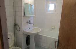 Apartament 4 camere, 76 mp, decomandat, parcare, zona Hotel Golden Tulip