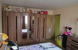 Apartament 2 camere, 64 mp, decomandat, parcare, zona Colina