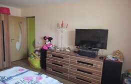 Apartament 2 camere, 64 mp, decomandat, parcare, zona Colina