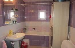 Apartament 2 camere, 64 mp, decomandat, parcare, zona Colina