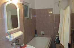 De vanzare apartament 4 camere, 97 mp, boxa, zona Intersevisan