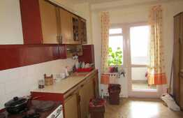 De vanzare apartament 4 camere, 97 mp, boxa, zona Intersevisan