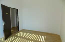 Apartament 3 camere, 97 mp, nemobilat, imobil nou, garaj, zona Piata 1 Mai