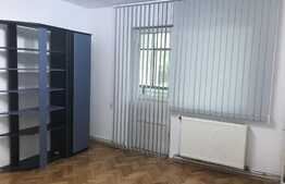 3 camere, 72 mp, nemobilat, decomandat, zona Piata Cipariu