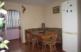 Apartament 2 camere, 60 mp, decomandat, zona Golden Tulip