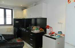 Apartament 2 camere, decomandate, 60 mp, 2 balcoane, parcare, zona Emag