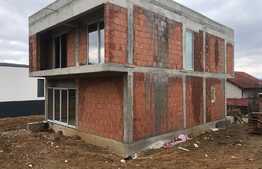 Casa individuala 150 mp utili, teren de 582 mp, front 25 ml, semifinisata