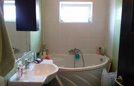 Apartament pe doua niveluri, 3 camere, 71 mp! Zona Tauti!