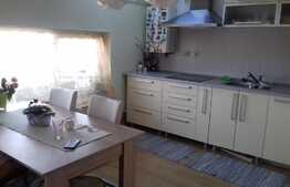 Apartament pe doua niveluri, 3 camere, 71 mp! Zona Tauti!