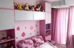 Casa de vanzare, 180 mp, teren de 220 mp, front 10 ml, zona Wonderland