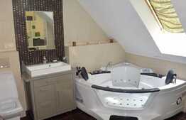 Casa de vanzare, 180 mp, teren de 220 mp, front 10 ml, zona Wonderland