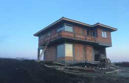 Vanzare casa individuala, 138 mp utili, 500 mp teren, semifinisata, zona linistita!