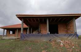 Casa individuala, 160 mp utili, 1500 mp teren, semifinisata, zona linistita