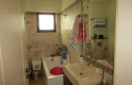 Apartament 2 camere, 55 mp, decomandat, terasa de 80 mp, boxa, zona Oncos