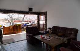 De inchiriat casa, 80 mp, teren 50 mp, front 12 ml, zona Autogara Beta