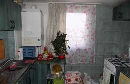 De inchiriat casa, 80 mp, teren 50 mp, front 12 ml, zona Autogara Beta