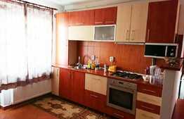 De inchiriat 3 camere, 63 mp, loc de parcare! Zona strazii Tineretului!