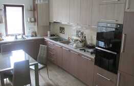 Apartament 3 camere, 78 mp, semidecomandat, parcare, zona strazii Campului