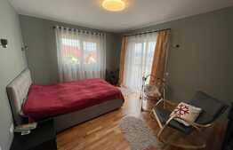 Casa cuplata finisata si mobilata, 3 niveluri , 135 mp, 408 teren. Terasa amenajata! Zona Teilor 